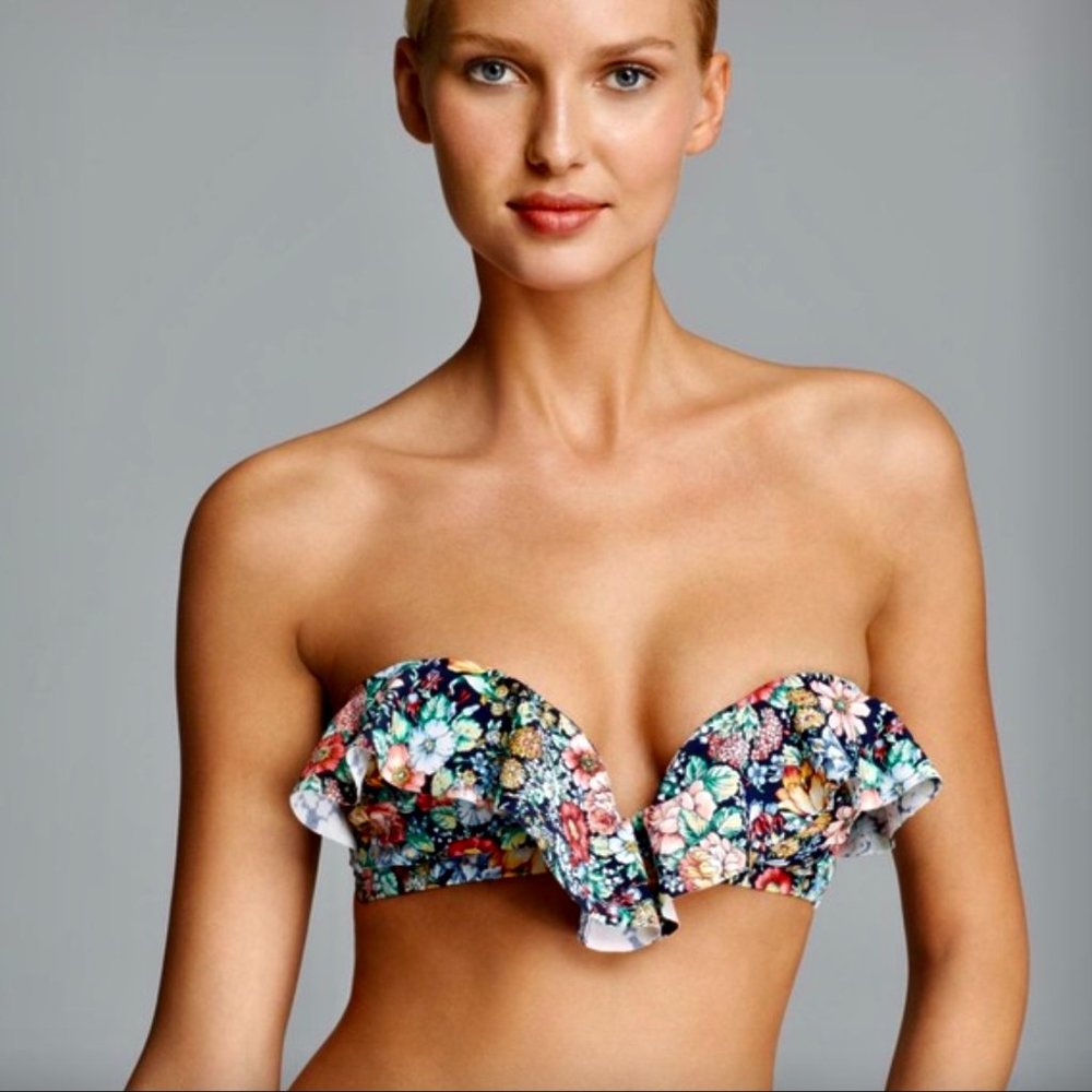 Bikini Top, Zimmermann